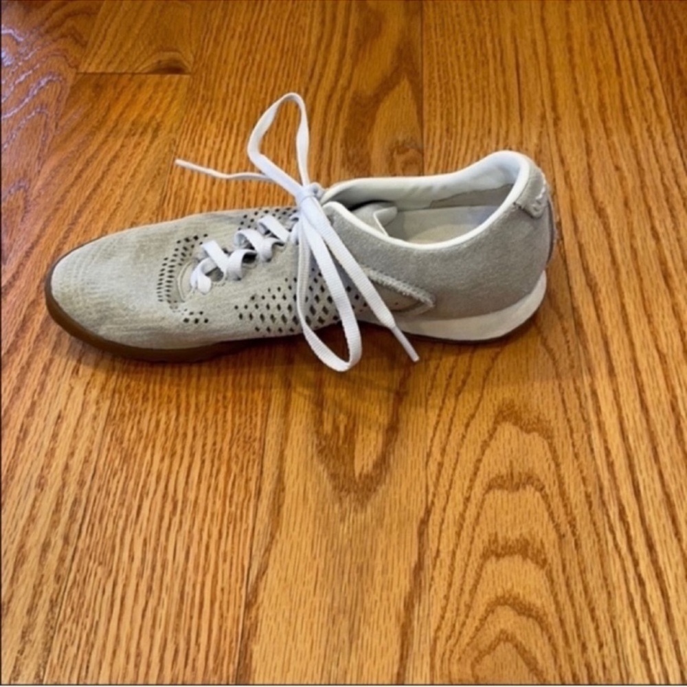 Merrell Sneakers- Size 7 - Picture 9 of 10